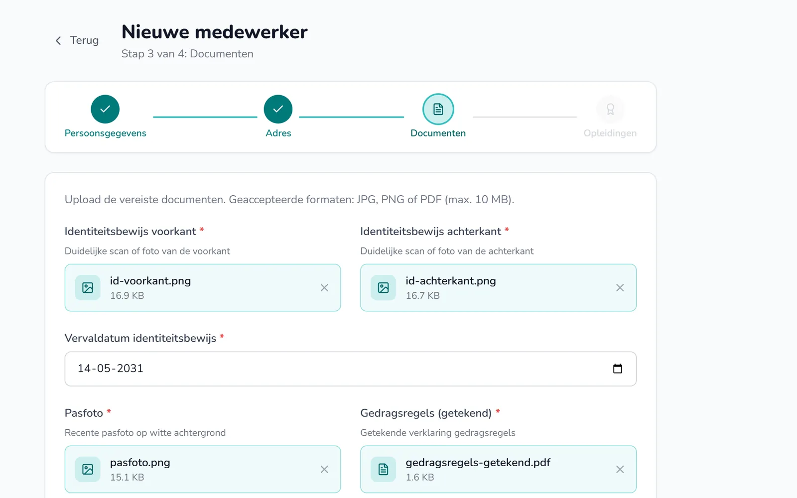 Identiteitsbewijs, pasfoto, gedragsregels, toestemming korpschef en grijze pas veilig uploaden in plaats van mailen